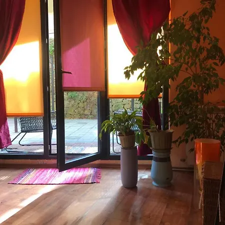 Colorful Maisonette Apartment *